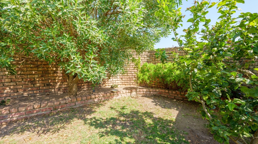 2 Bedroom Property for Sale in Napier Western Cape